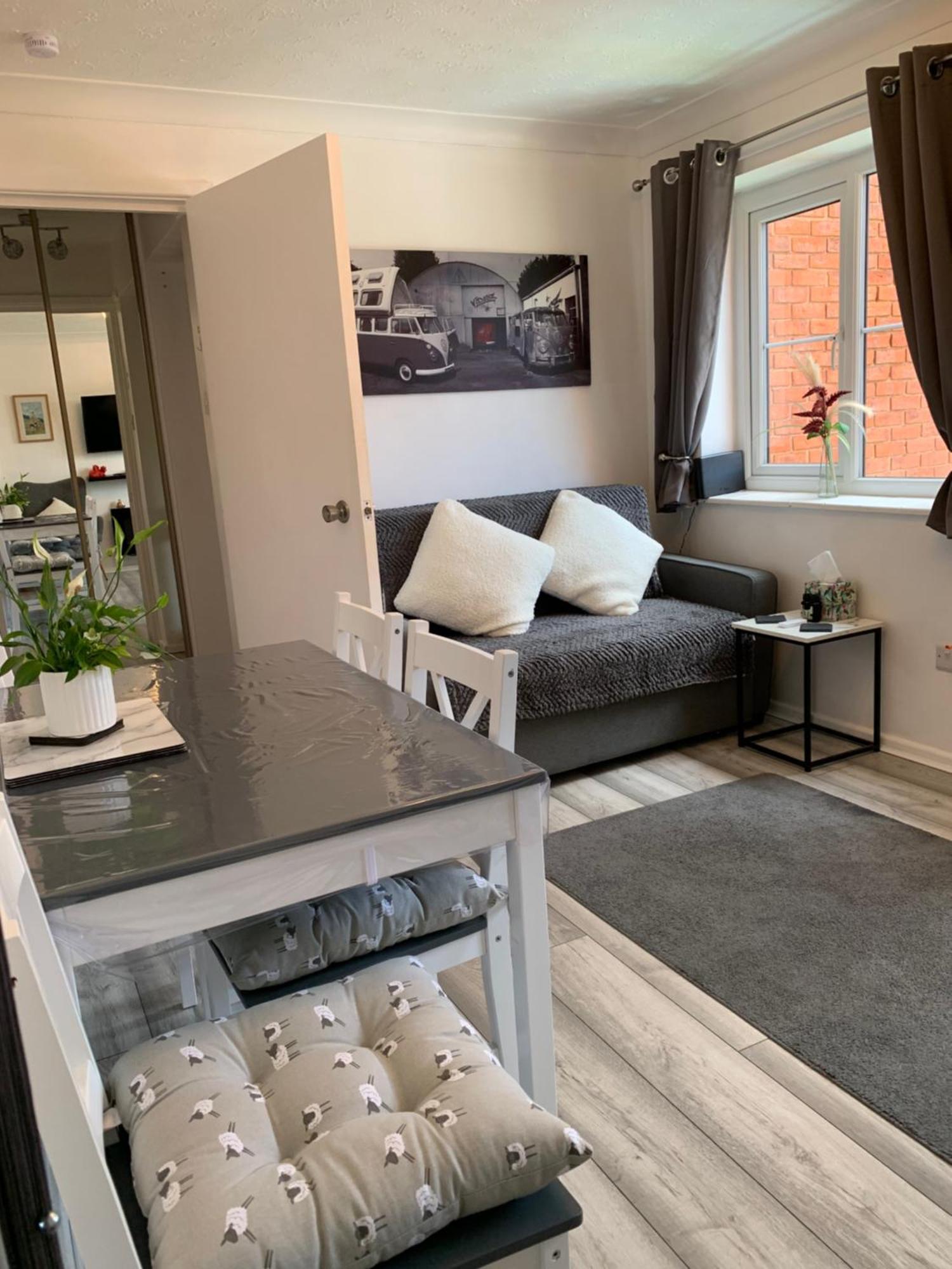Town Centre Apartment Mold Buitenkant foto